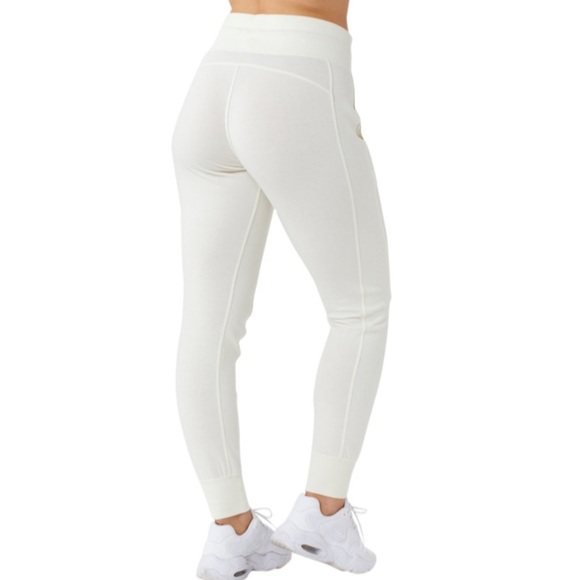 NWT Lolë Dionne Joggers - Gardenia White - Size S - Picture 3 of 3